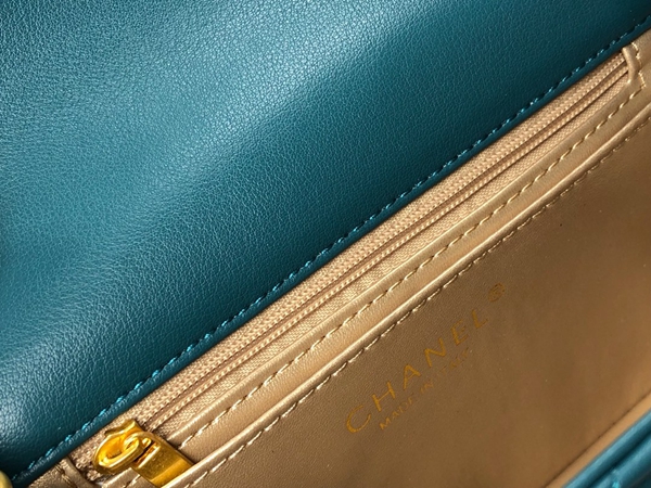 シャネルバッグ角部分ディテール